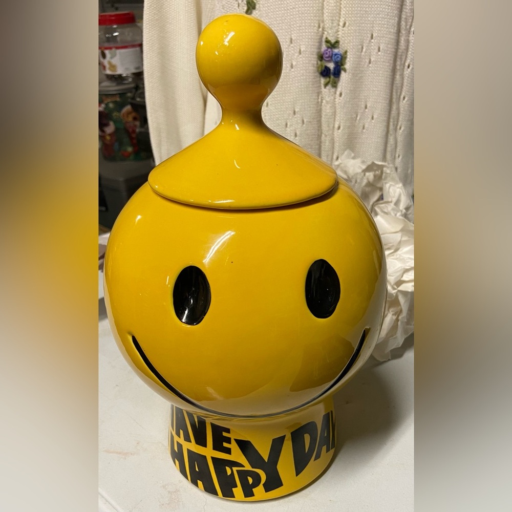 Vintage Have a Happy Day Cookie Jar!